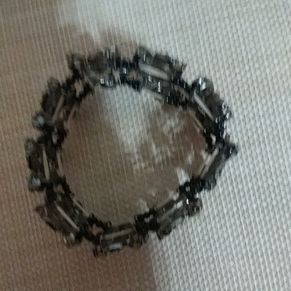 Ann Taylor loft bracelet - Picture 2 of 2